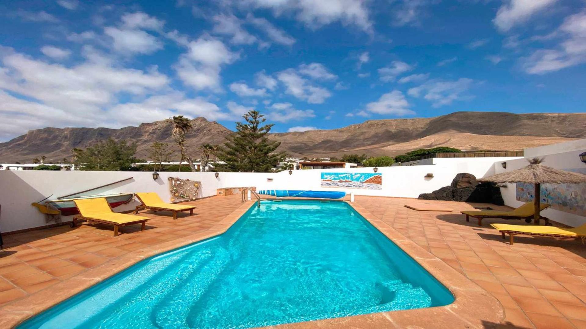 Bungalow Allende Famara Con Piscina Privada Y Ac Villa Esterno foto