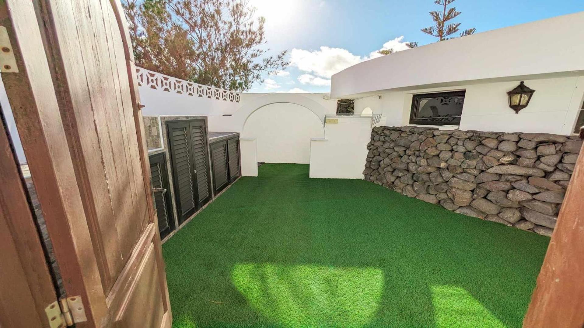 Bungalow Allende Famara Con Piscina Privada Y Ac Villa Esterno foto